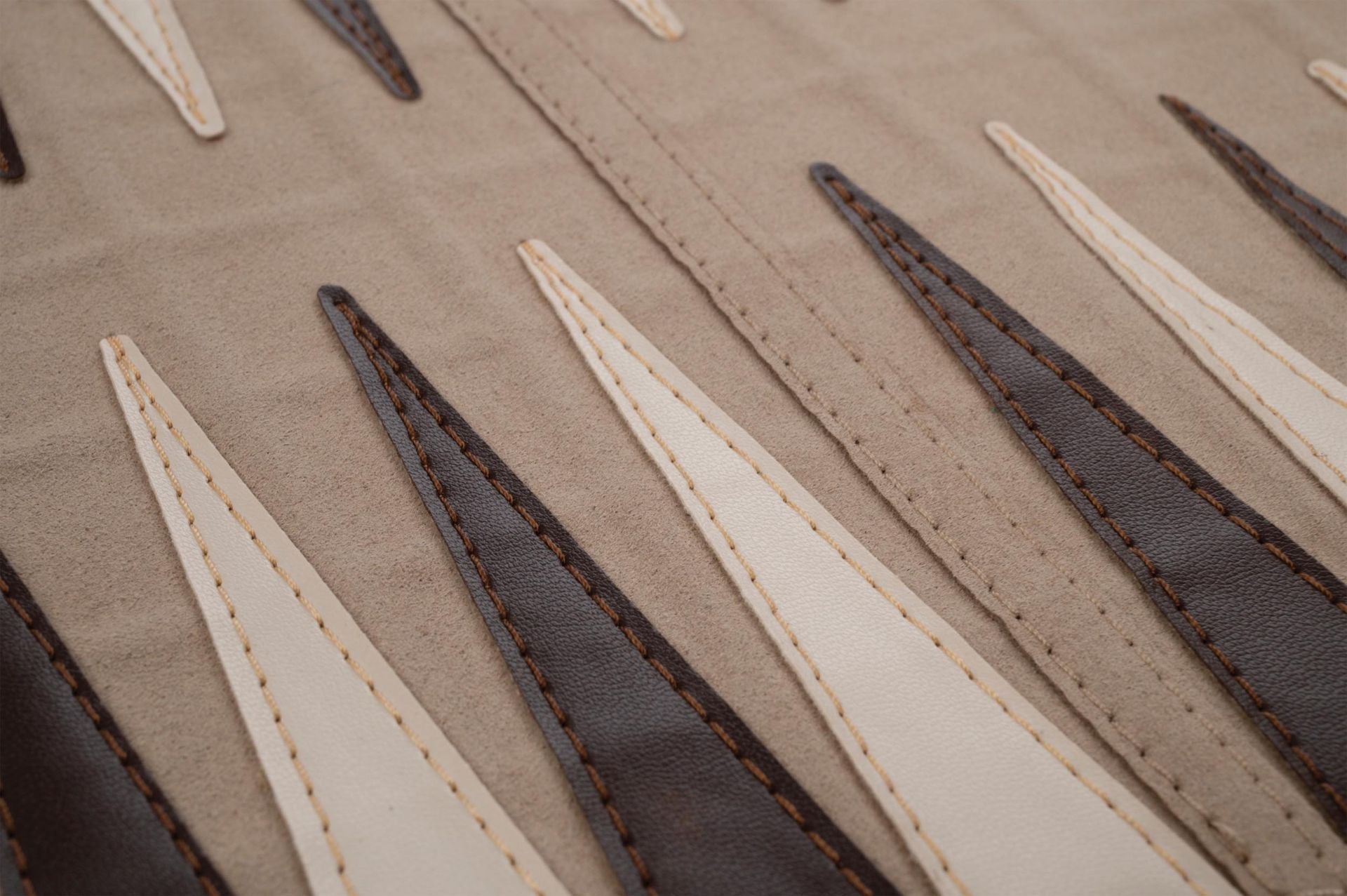 Backgammon / Echecs de voyage - Roulable - Style cuir - Magnétique - Backgammon en cuir vegan de voyage - Rouge et Noir