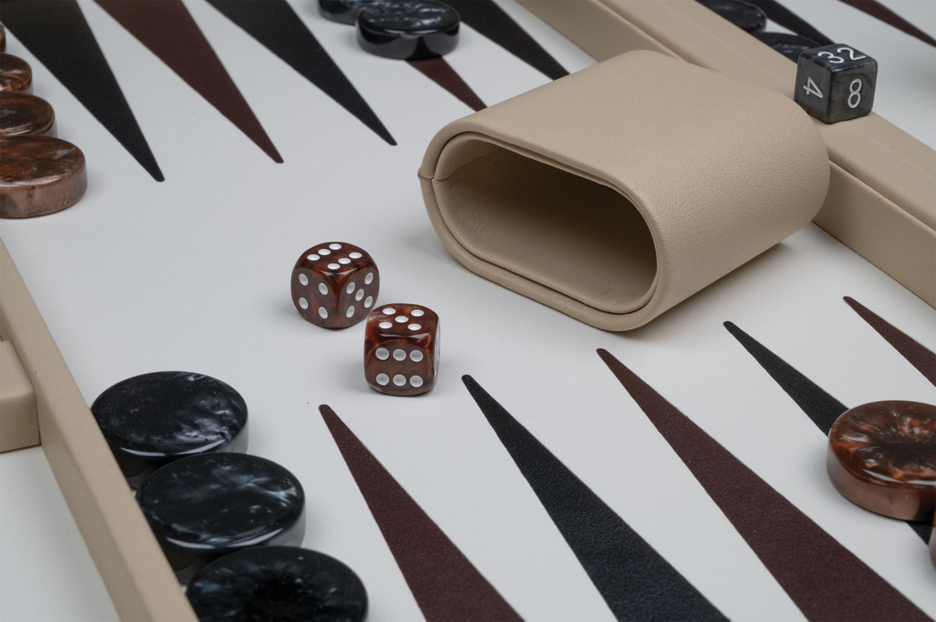 Backgammon style Cuir - GM - Beige - Backgammon en cuir vegan - Rouge et Noir