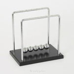 Berceau de Newton / Balance Ball - Socle noir - Autres - Rouge et Noir