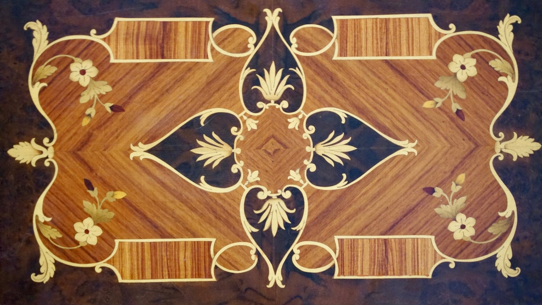 Collection - Backgammon ancien - Backgammon en bois marqueté ancien - Rouge et Noir