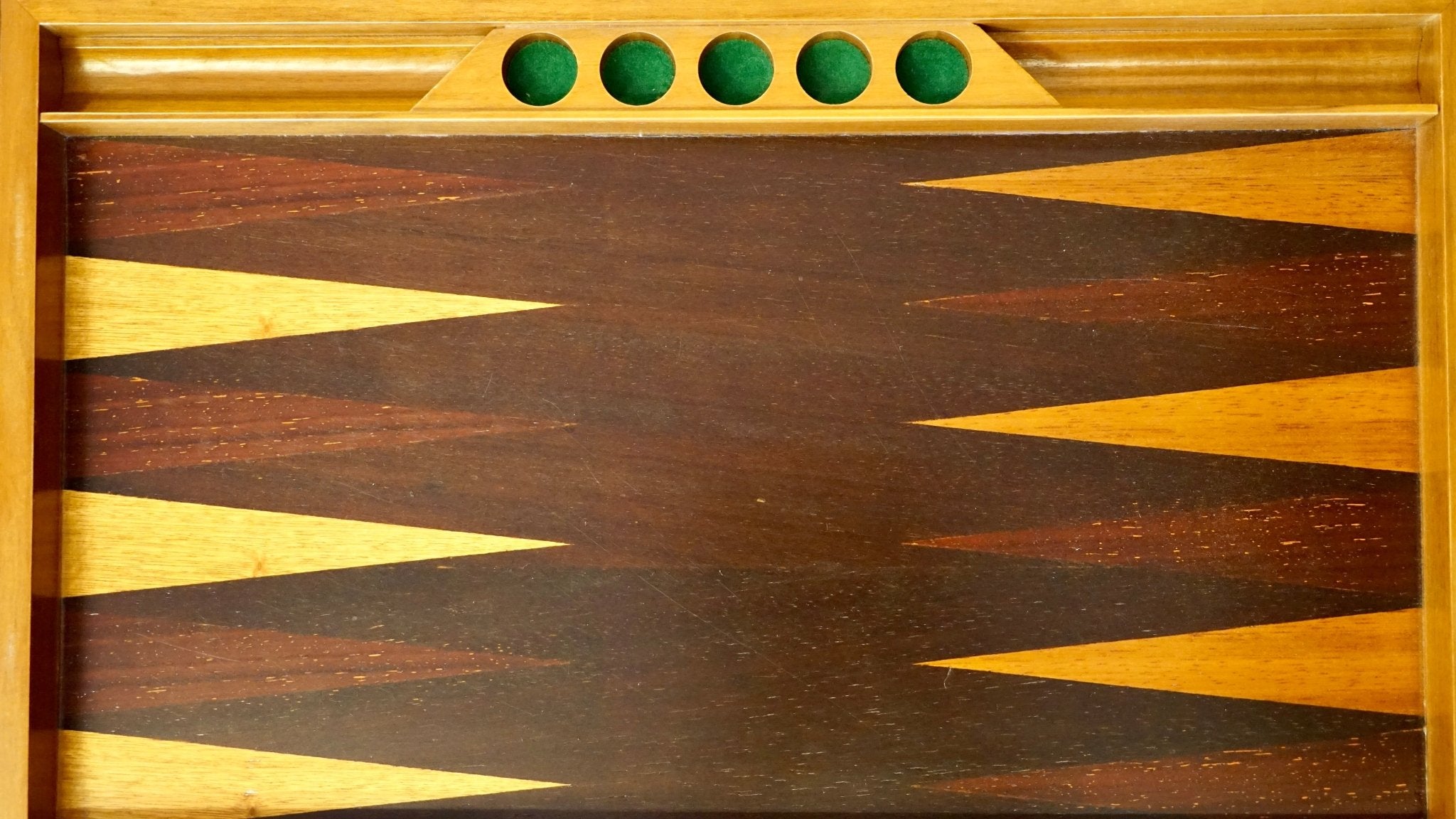 Collection - Backgammon ancien - Backgammon en bois marqueté ancien - Rouge et Noir