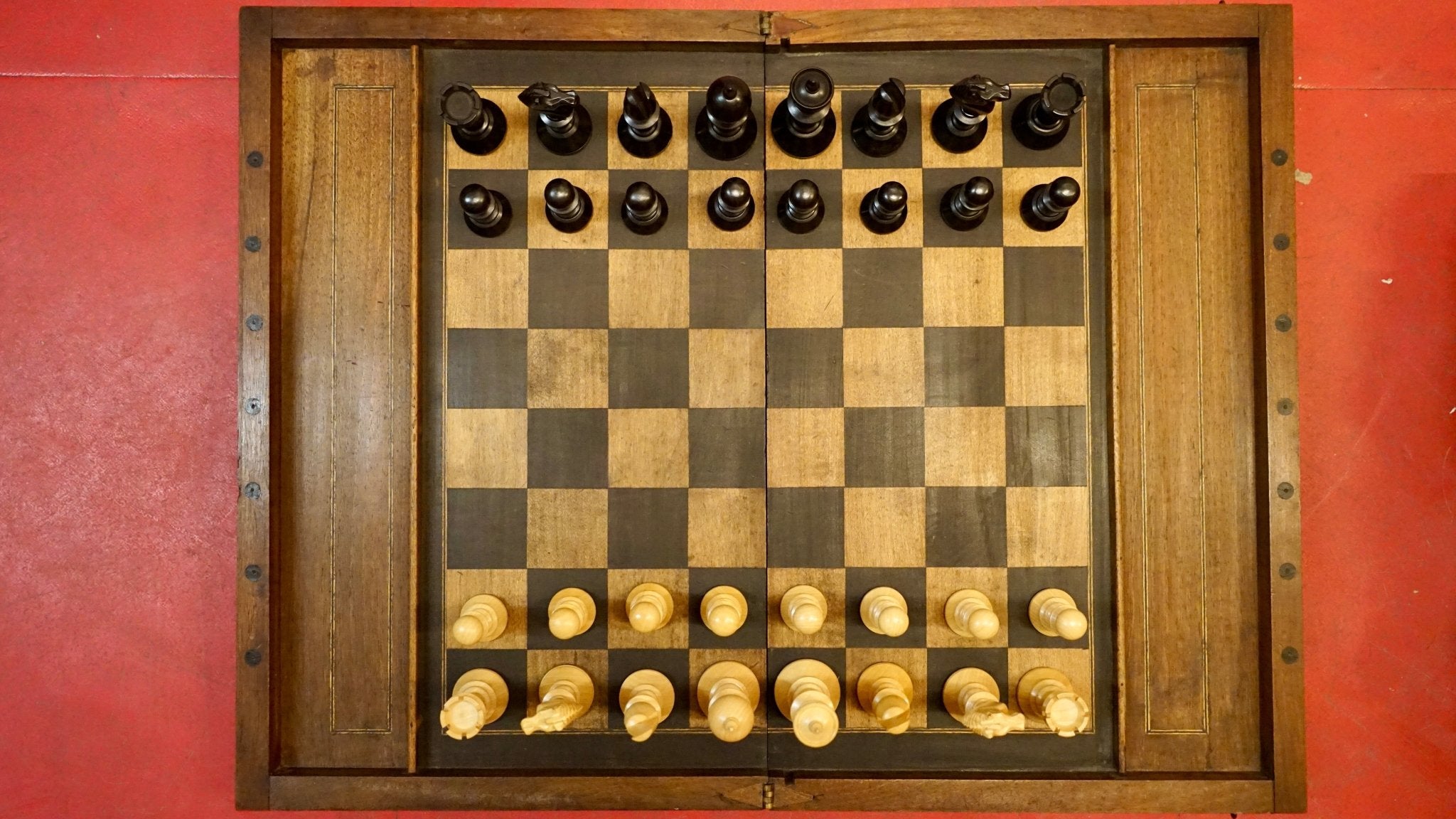 Collection - Ensemble Jeu d'échecs ancien Northern Upright - Antiquités / Jeux anciens - Rouge et Noir