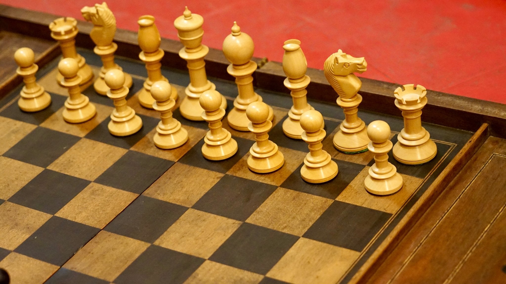 Collection - Ensemble Jeu d'échecs ancien Northern Upright - Antiquités / Jeux anciens - Rouge et Noir