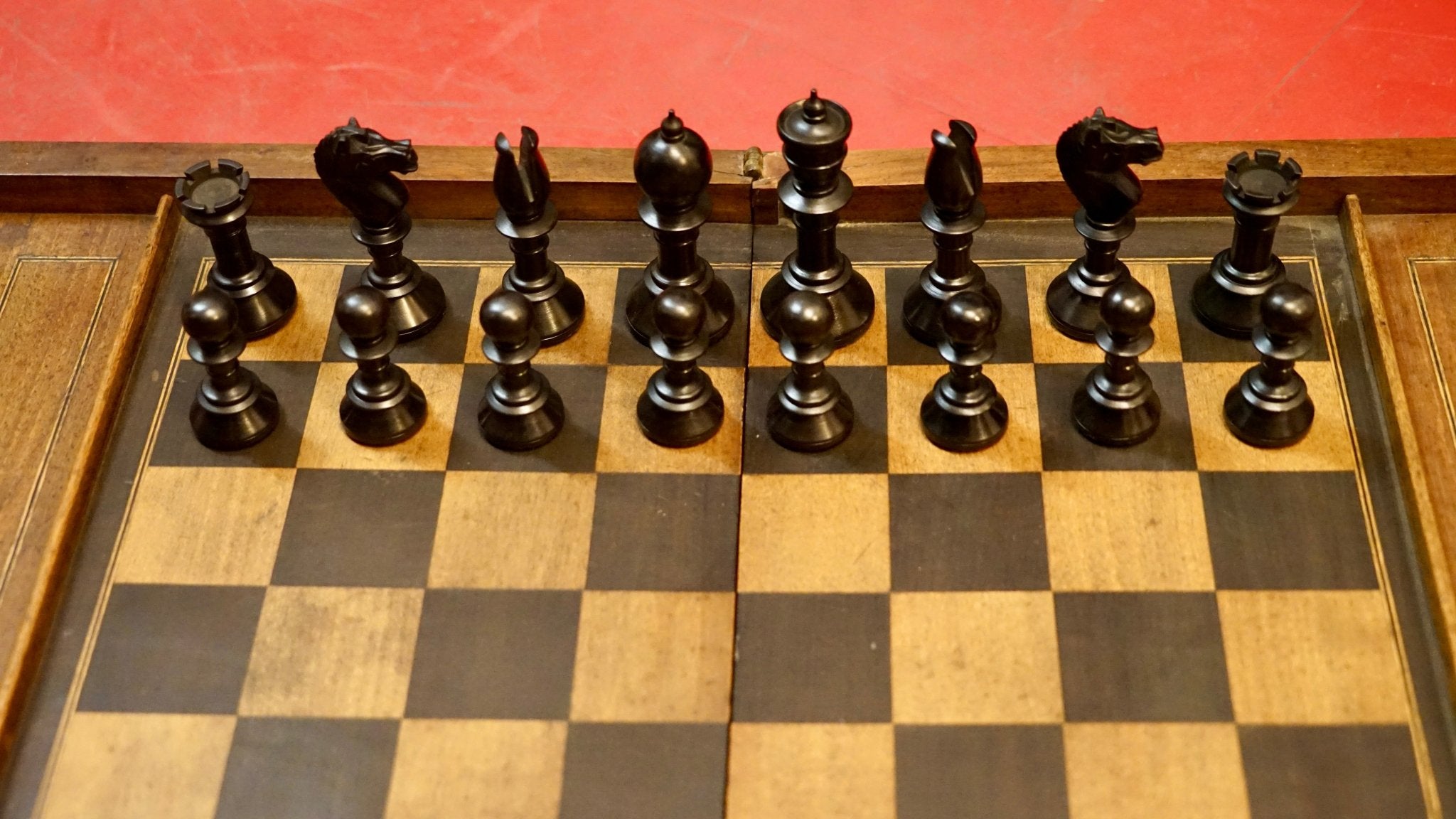 Collection - Ensemble Jeu d'échecs ancien Northern Upright - Antiquités / Jeux anciens - Rouge et Noir