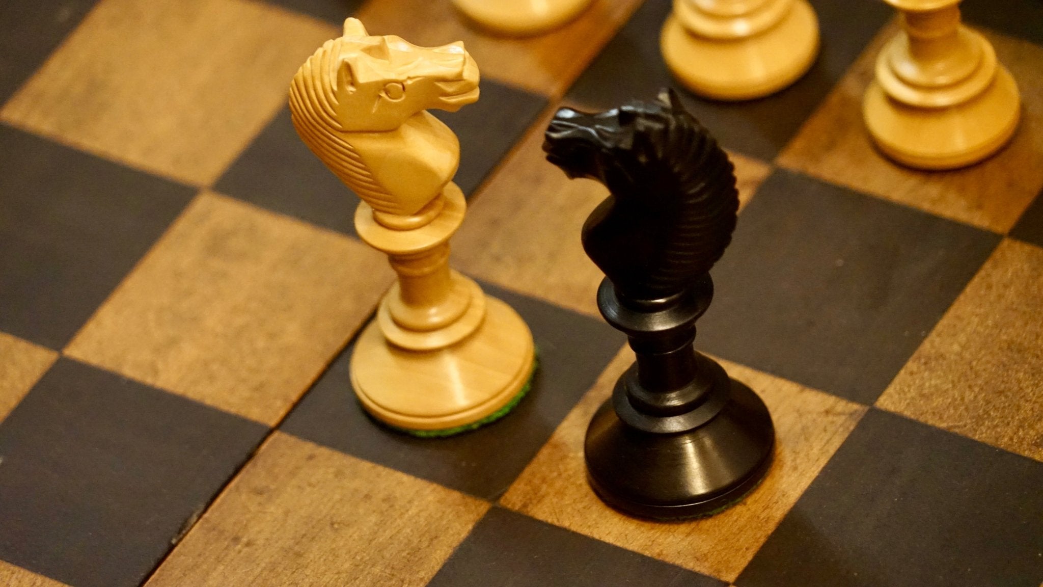 Collection - Ensemble Jeu d'échecs ancien Northern Upright - Antiquités / Jeux anciens - Rouge et Noir