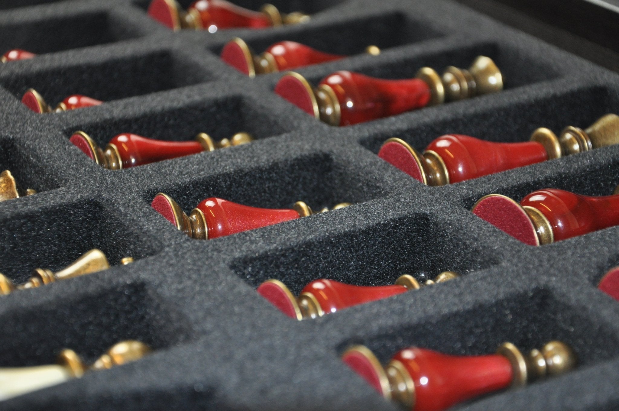 Ensemble Luxe Métal et Perle - Rouge et Or - ensemble d'échecs classique et décoratif luxe - Rouge et Noir