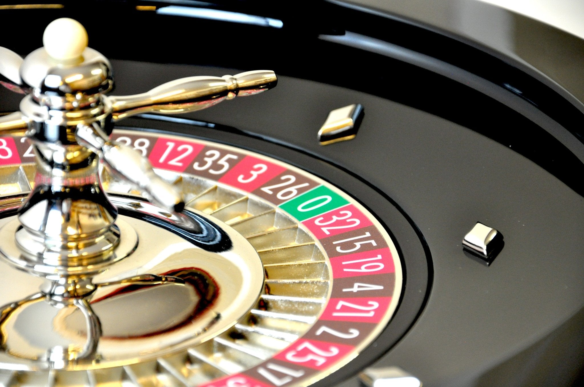 Roulette en Bois - Laquée Noir - 45 cm - roulette simple - Rouge et Noir
