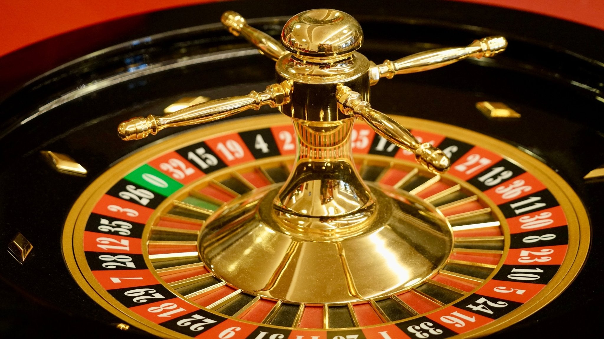 Roulette Romagnoli - Acajou - 60 cm - roulette simple en bois cadeau bel objet - Rouge et Noir
