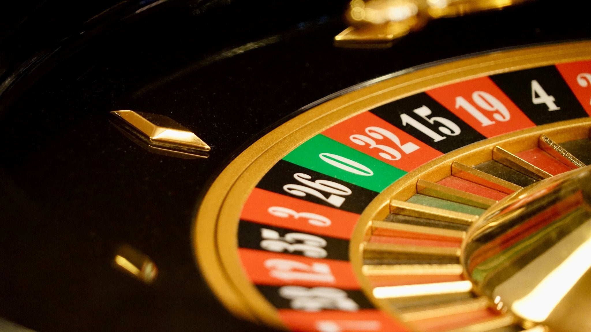 Roulette Romagnoli - Acajou - 60 cm - roulette simple en bois cadeau bel objet - Rouge et Noir