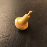 Toupie buis tournée à la main - Poire - Toupies cadeau bel objet - Rouge et Noir